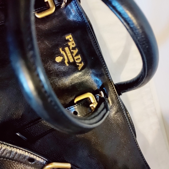 Prada Glacé Black Leather Tote Bag – Gold & Silver Hardware – Rare & Pristine! - Picture 14 of 15